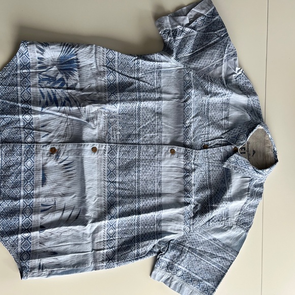 Tommy Bahama short sleeve button up shirt - Picture 5 of 5